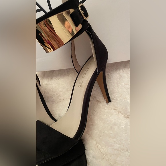 Aldo Heels Black w/Gold - Picture 3 of 3